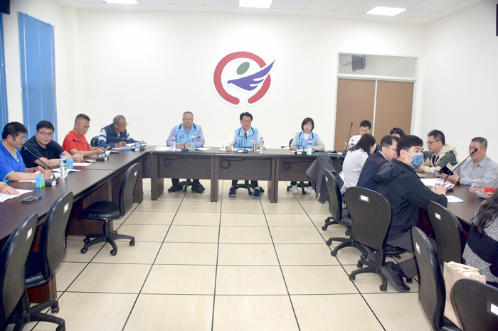 縣府召開端午龍舟競賽工作協調會，由副秘書長李廣榮主持。（莊煥寧攝）