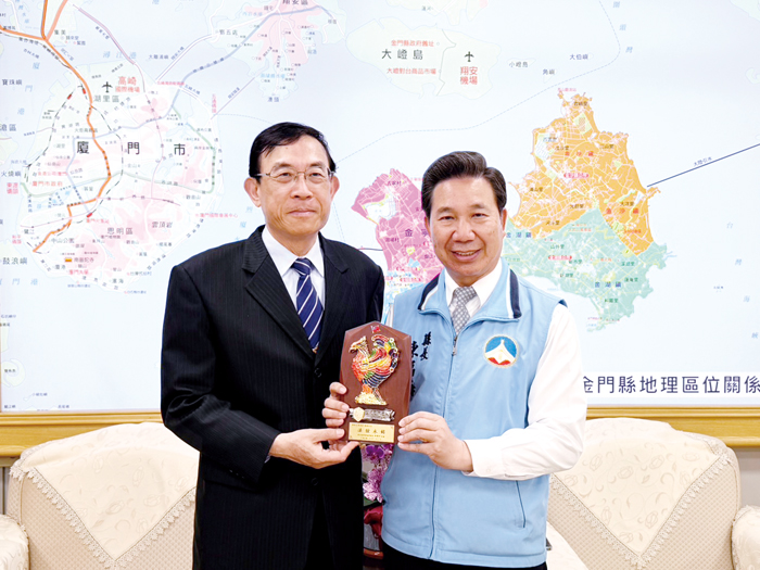 最高檢察署檢察總長邢泰釗拜會縣長陳福海，強化司法與治理交流。（李映蓉攝）