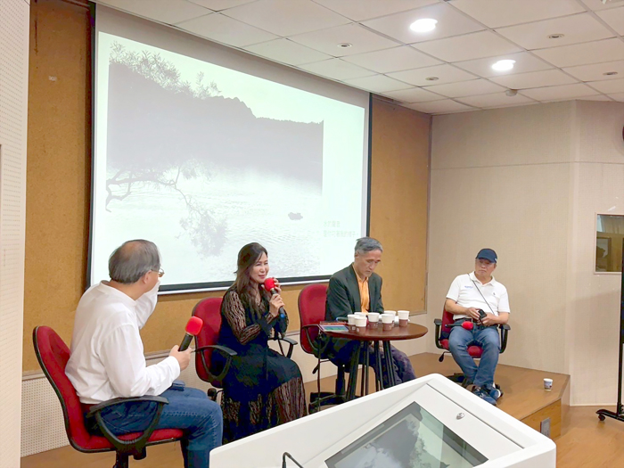 《磁層：可以詩可以畫-王婷攝影個展》攝影講座。（文化局提供）