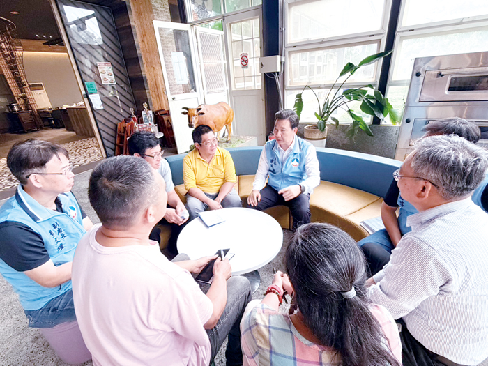 縣長陳福海視察畜試所，盤點轉型方向強化體驗與觀光發展。（李映蓉攝）