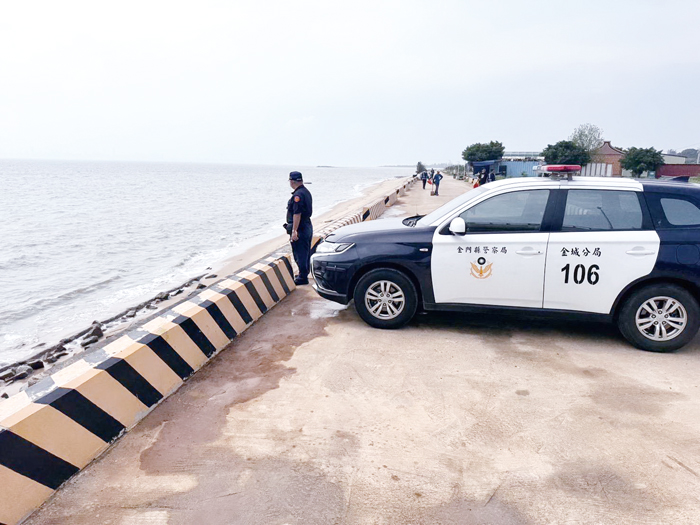 民眾拾獲疑似毒品殘渣袋，警方送驗釐清並加強巡查。（金城警分局提供）