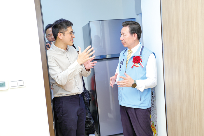 縣長陳福海十分重視金門的醫療品質。（縣府提供）