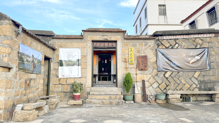 導演董振良返鄉打造「金門電影館」，讓世界走進古崗。
（董振良提供）