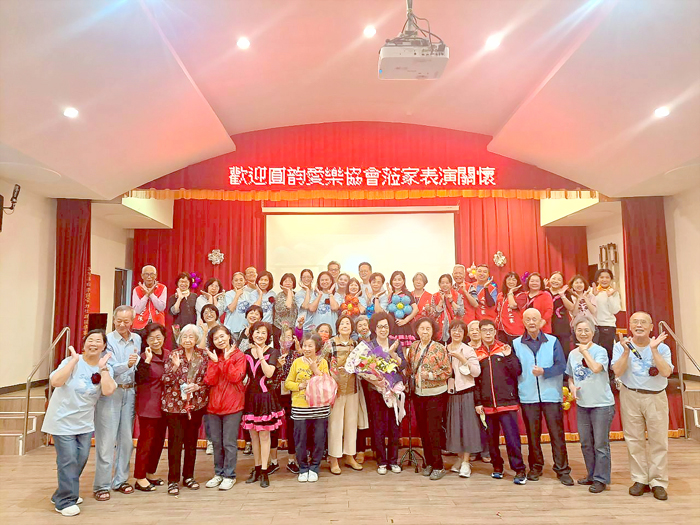 金門縣圓韵愛樂協會前往大同之家舉辦母親節感恩音樂會。
（金門縣圓韵愛樂協會提供）