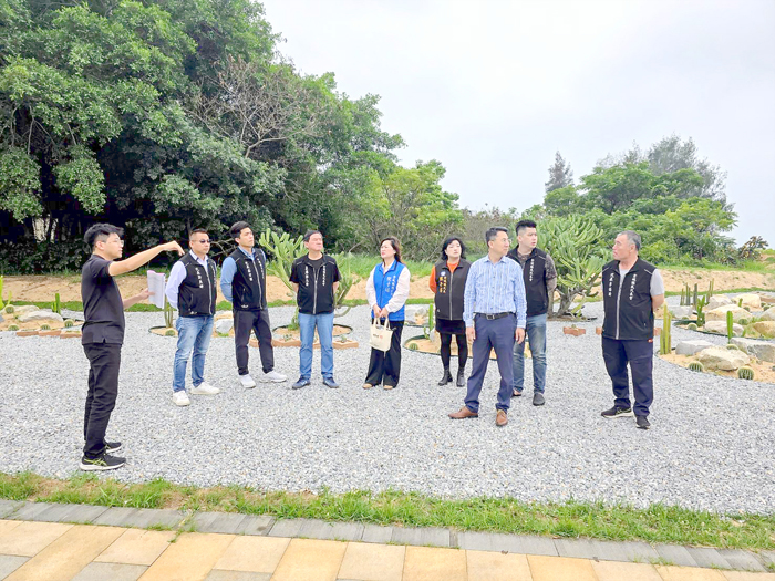 金城鎮代表考察鎮務建設。
（許峻魁攝）