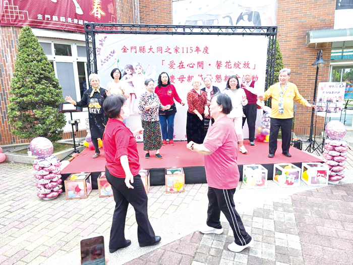 大同之家母親節暨懇親會的現場超歡樂。（許峻魁攝）