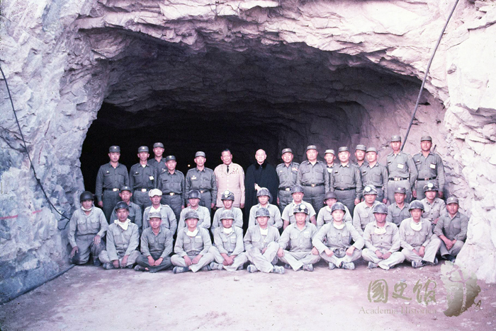 金管處與古崗社區共同發布英雄令，尋找當年參與翟山坑道開挖的老兵。
（圖片來源：國史館／古崗社區協會提供）