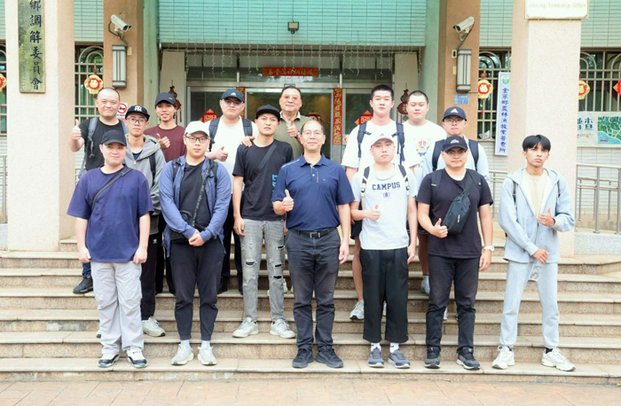 金寧鄉歡送役男入伍。（金寧鄉公所提供）