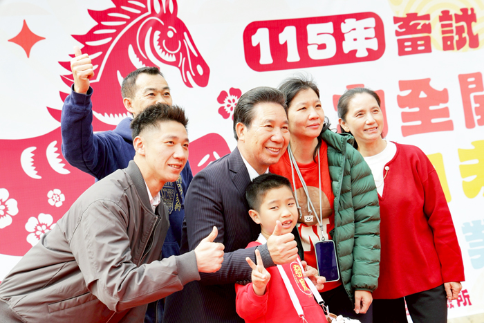 縣長陳福海歡迎各地觀光客到金門旅遊。
（縣府提供）