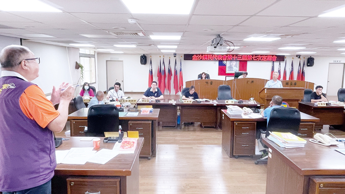吳有家以七大面向說明施政成果。（陳麗妤攝）