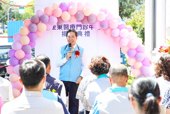 縣長陳福海重視金門的醫療及公共衛生發展。（縣府提供）