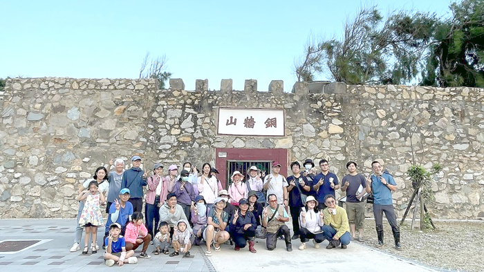 古崗社區與潮間帶學會合辦導覽活動。（古崗社區提供）