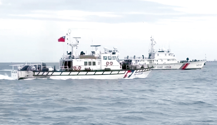 不顧國際反彈，中國海警再闖金門限制水域，海巡強勢驅離全力守護主權維護海洋權益。（海巡署提供）