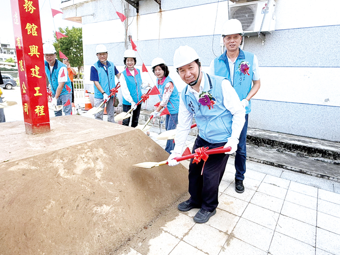 金湖多功能服務館昨正式動土開工。（呂肇忠攝）