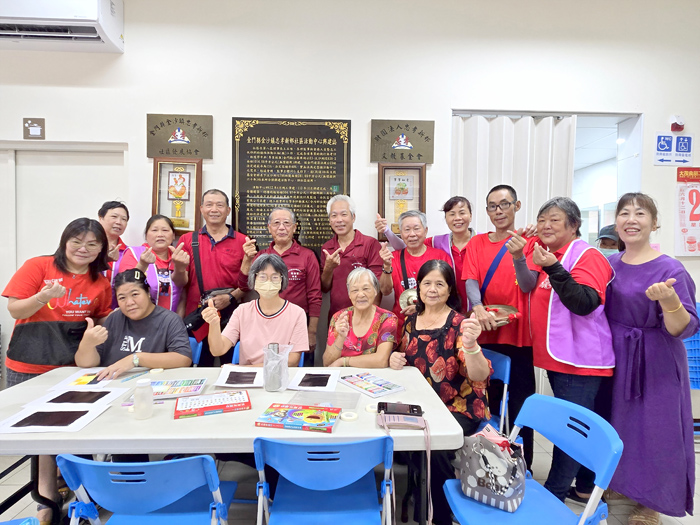參與小旗艦計畫的社區志工與民眾。（金沙鎮公所提供）