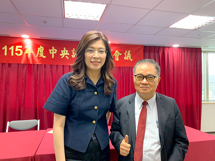 金馬澎聯盟理事長黃獻平（右）建議國民黨支持制定《離島基本法》。（黃獻平提供）