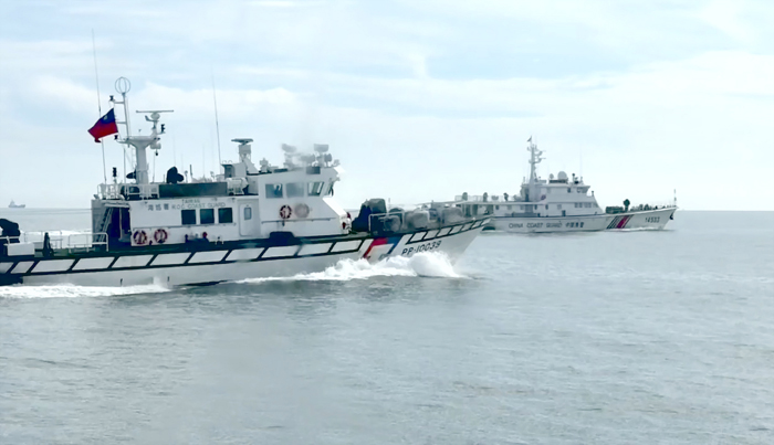 中國（大陸）海警船再擾金門海域，海巡一對一驅離。
（海巡署提供）