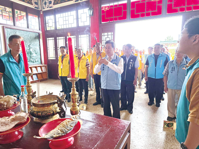延平郡王鄭成功402週年聖誕，縣長陳福海擔任主祭。（許峻魁攝）