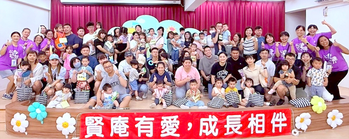 賢庵國小附設幼兒園首招幼幼班新生幸福入園。（賢庵國小附設幼兒園提供）