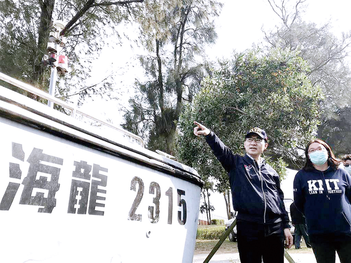 2020年江啟臣與陳玉珍同赴金門「海龍蛙兵」基地致敬，如今兩人均投入年底地方大選，爭取更上一層樓。（李金生攝）
