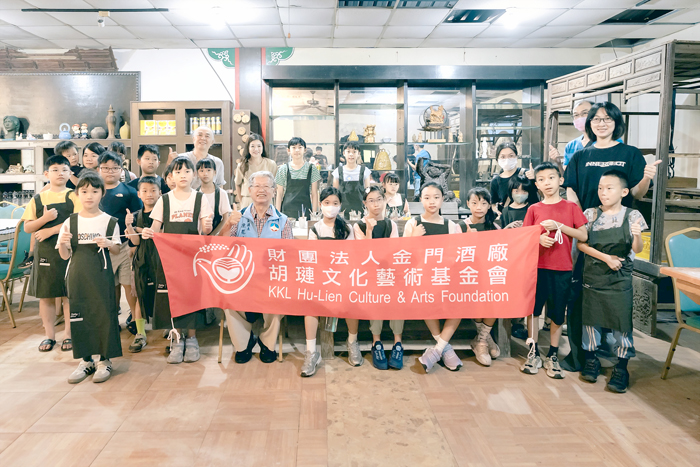 「泥好，指尖上的魔法」陶藝體驗營活動合影。
（胡璉文化藝術基金會提供）