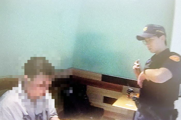 警方逮捕一名涉嫌詐欺的越南籍車手。　
（金城分局提供）