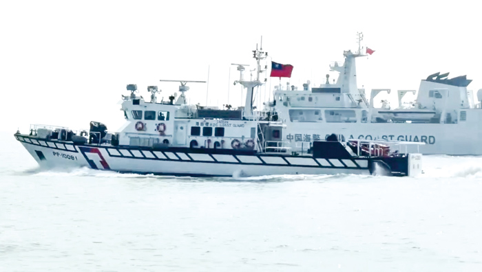 中國海警船襲擾破壞海域秩序，海巡機先部署全力守護國家主權。（海巡署提供）
