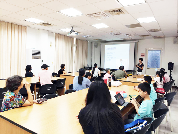 社會處新住民家庭服務中心開設提升生活知能課程，希望能藉此幫助新住民朋友更快融入在地環境。（新住民家庭服務中心提供）