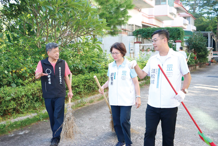立委劉書彬專訪金城鎮鎮代候選人汪松威。（民眾黨提供）