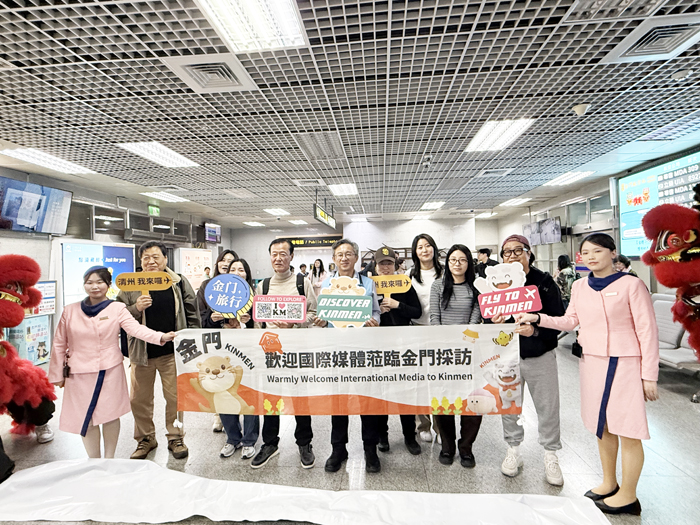 處長許績鑫與韓國國際媒體交流。（李薇薇攝）