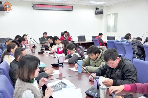  環保局昨辦理年終檢討會，針對未來施政制定方針。
（許峻魁攝）