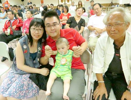   翁志達有太太及尚未周晬的兒子在台下當聽眾。（張建騰攝）