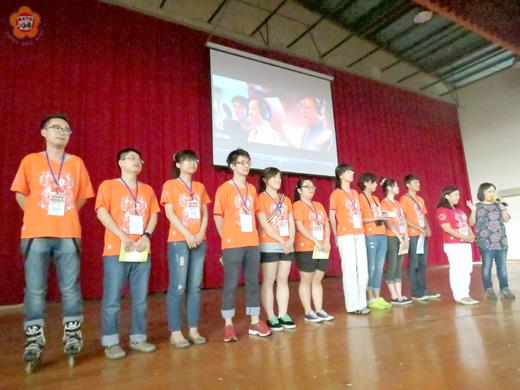 兩岸十位萬中選一的大學生，要幫金門百位國中生刺激學習動機，開拓外在視野。（張建騰攝）