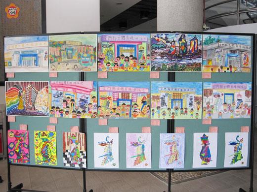   縣立體育場游泳池門口大型公共藝術創意寫生比賽得獎作品正在游泳館大廳公開展示。（縣立體育場提供）