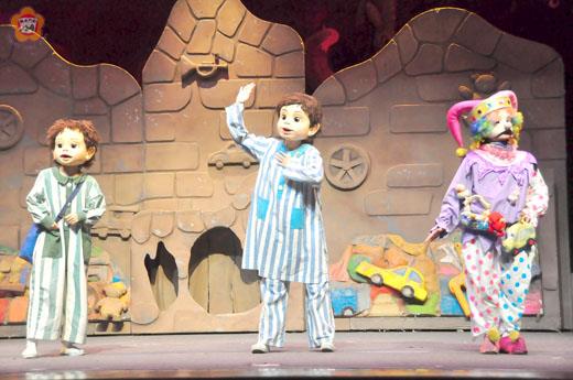 「玩具國的奇幻之旅」，精彩的演出，讓孩子看得目不轉睛。
（許峻魁攝）