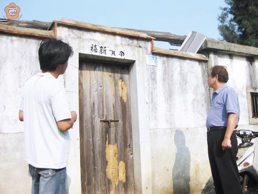   縣府民政處及各戶政事務所持續派員清查門牌，協助釐整改編。（縣府提供）