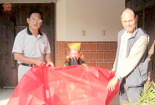 「燕南書院暨太文巖寺」朱文公重製神像完成安座開光儀式。（文化局提供）