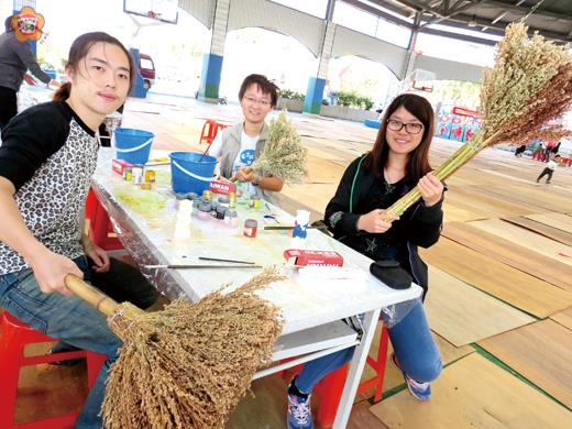 高粱穗做掃把復古轉新鮮