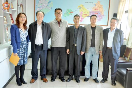   北京貿促會副會長劉洋，抵金拜會金門縣商會，彼此交換兩地發展概況，盼建立平台促進交流合作。（陳麗妤攝）