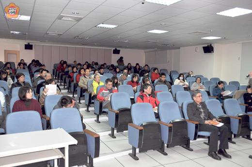   由中華民國全國家長教育協會主辦的103年國三學生適性入學家長宣導說明會，昨日巡迴抵國立金門高中舉辦。（李增汪攝）