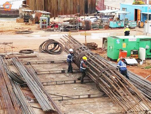   「金門大橋建設計畫第CJ02-C標金門大橋接續工程」，全套管基樁鋼筋籠加工。（承包廠商提供）