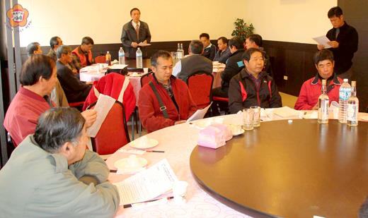   社團法人金門縣董楊宗親會召開第九屆第三次理監事聯席會議，由理事長楊誠璽主持。(董楊宗親會提供) 