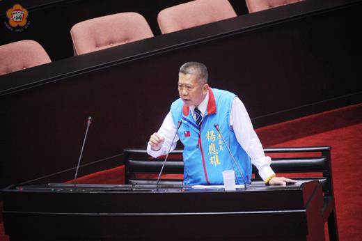   縣籍立委楊應雄在國防外交總質詢有關金門醫院併北榮與金門直航大陸議題。（立委楊應雄國會辦公室提供）