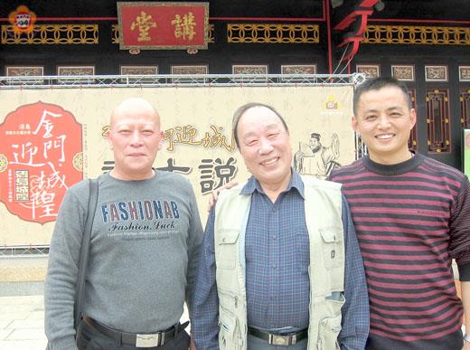 配合浯島迎城隍，文化局假朱子祠辦理「說書講古」活動，邀請專家為民眾講述金門民俗， 今晚起一連兩天有廈門鬥嘴鼓表演，歡迎前往共襄盛舉。（文化局提供）