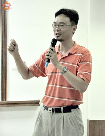 文化局舉辦講座，知名旅遊作家馬繼康告訴民眾如何造訪世界遺產，如何做一個負責任的旅行者。（陳麗妤攝）