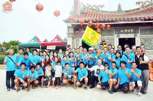   第六屆端午節龍舟賽，成績出爐金酒公司團隊囊括社會男子組第一、二名。（許加泰攝）