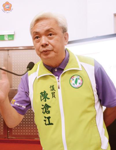 《縣政總質詢》陳滄江﹕不分藍綠齊心落實醫療在地化