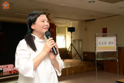   「一○三年親職教育巡迴講座」昨日開抵金湖鎮，家教中心商請國立嘉義大學國民教育研究所講師倪美英抵金開講。
（董森堡攝）