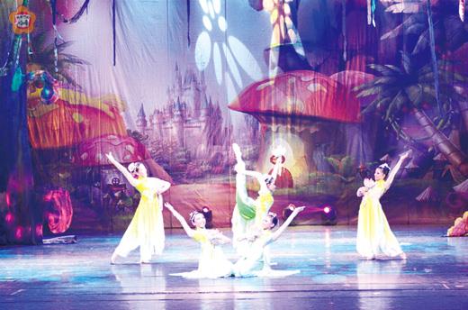   棠風舞團團員赴陸參加福建省全國青少年選拔賽，共獲得三金一銀的好成績。（棠風舞蹈團提供）