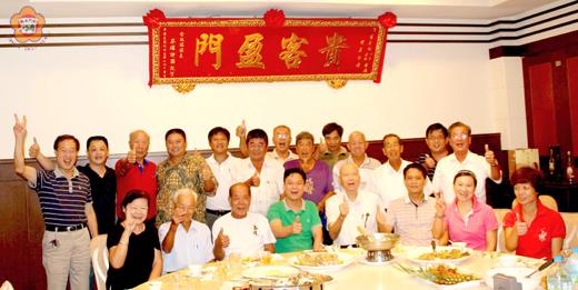   大陸福建泉州天后宮董事長許曉暉一行昨日與金門縣媽祖宮廟文化發展協會聯誼交流。（李金鎗攝）